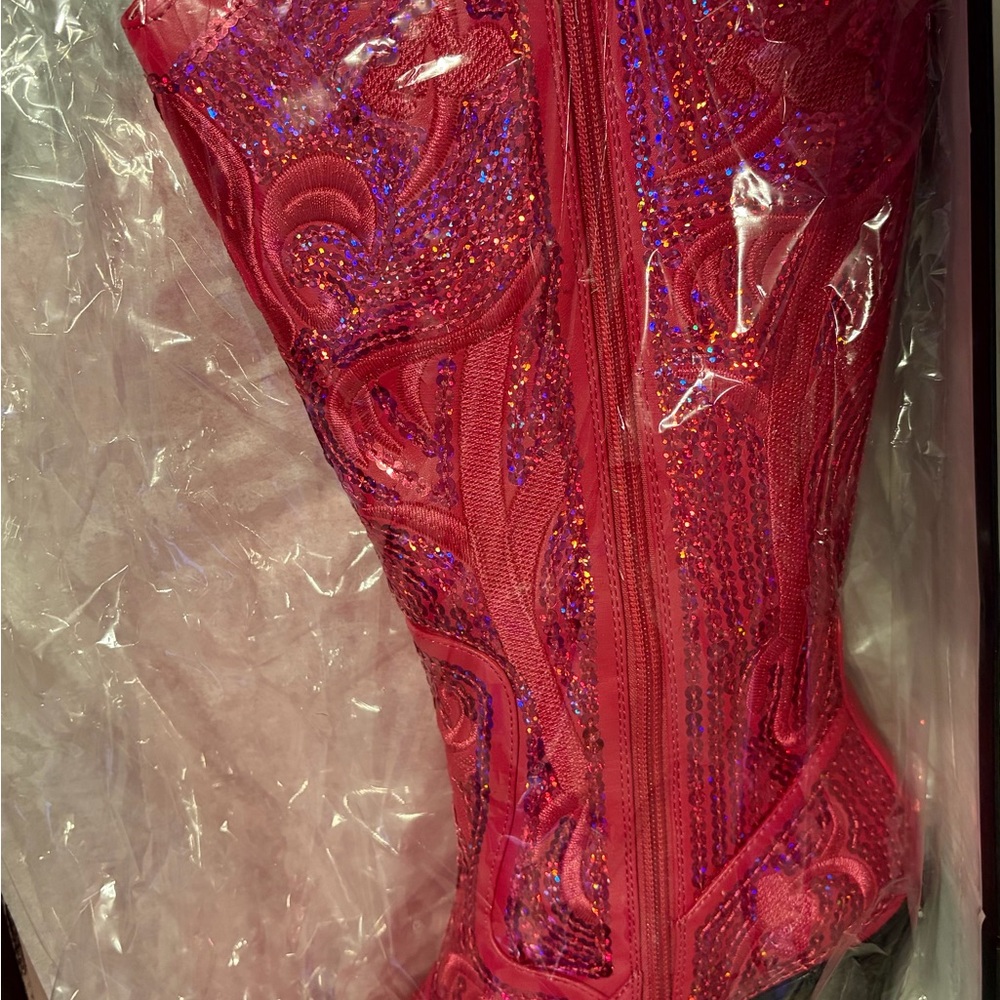 Helen’s Heart cowboy boots in holographic pink / magenta, US Women’s size 9.